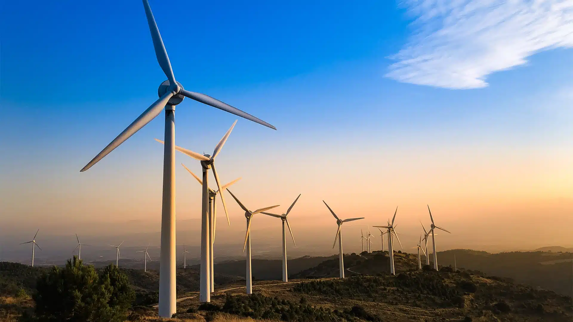 A picture of wind power equipment: high-quality electrically insulated bearings can ensure the long-term stable operation of wind power equipment.