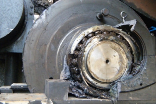 Illustration of damaged bearings caused by lubrication failure